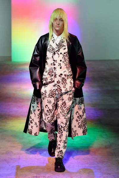 Look 24
